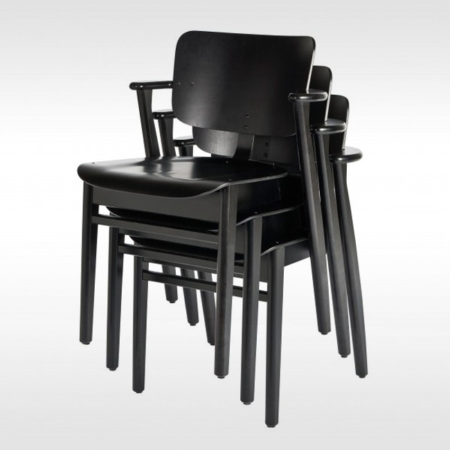 Artek stoel Domus Chair door Ilmari Tapiovaara