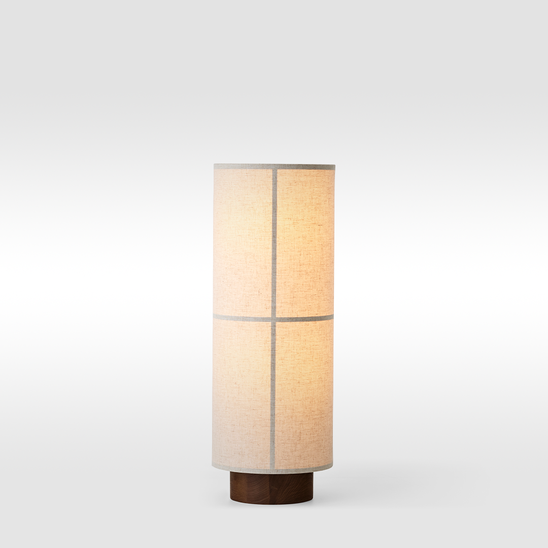 Audo vloerlamp Hashira Floor Lamp door Norm Architects
