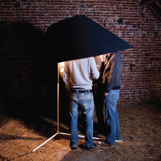 BuzziSpace akoestische vloerlamp BuzziShade Standing Zwart Frame door Stal Collectief