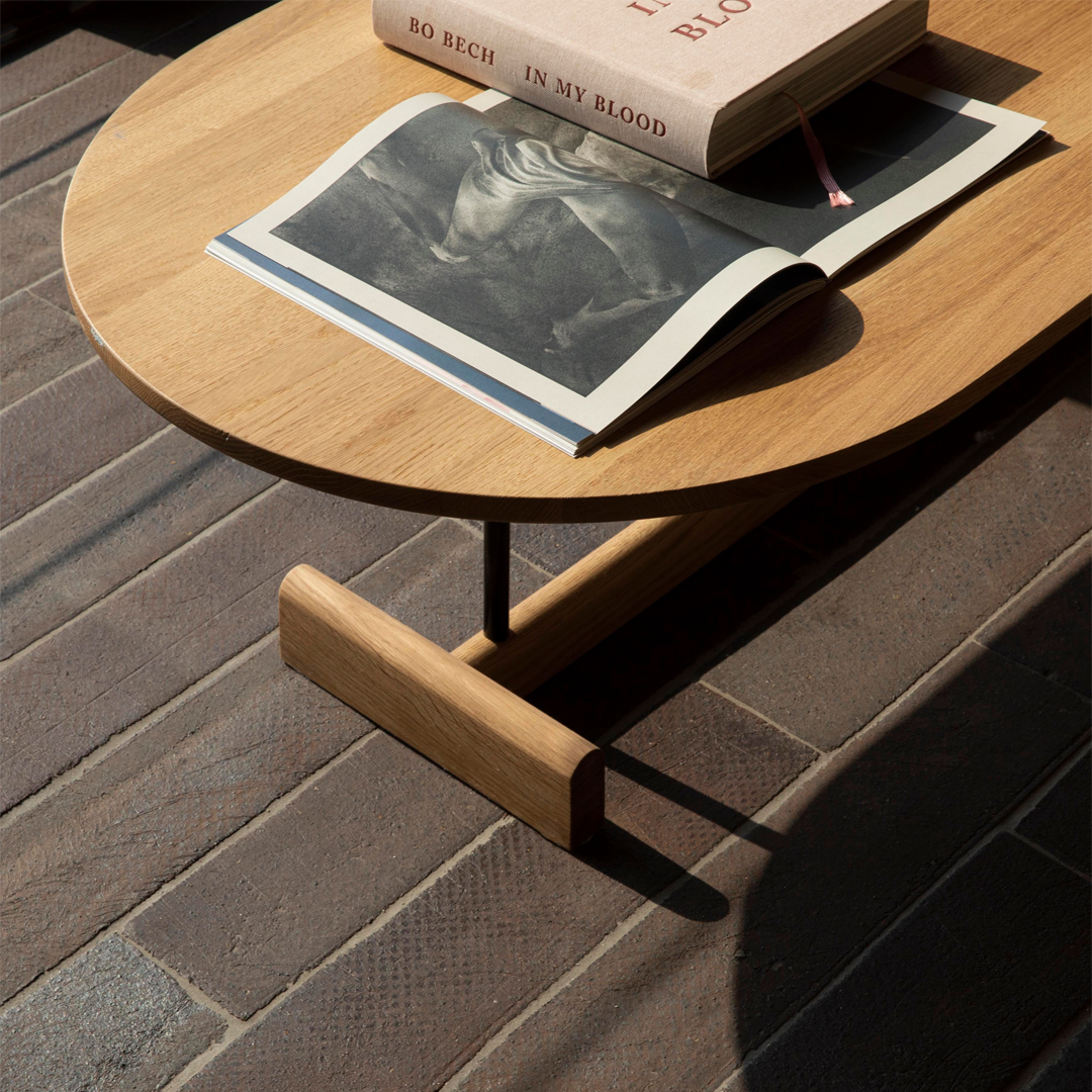 Fogia salontafel Koku Sofa Table Oval door Norm Architects