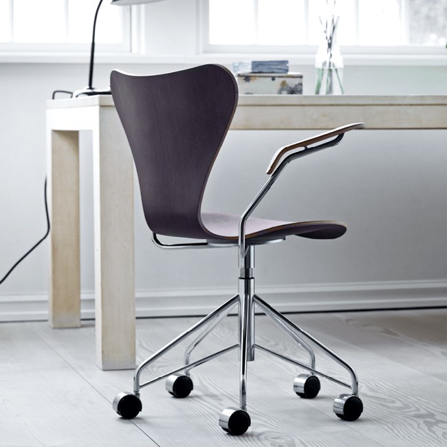 Fritz Hansen bureaustoel Series 7 Model 3217 Swivel Armchair door Arne Jacobsen 