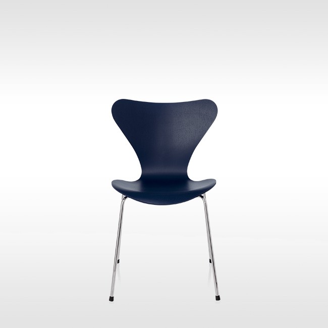 Fritz Hansen stoel Series 7 Chair 3107 Gekleurd Essen door Arne Jacobsen 