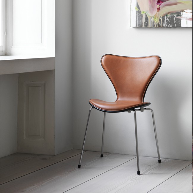 Hansen Stoel Series Chair Model 3107 Bekleding Voorkant Door Arne Jacobsen | Designlinq