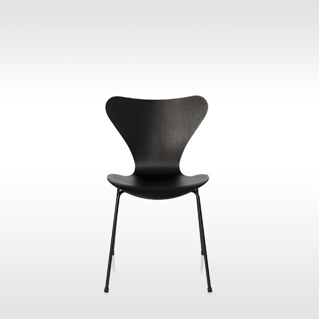Fritz Hansen stoel Series 7 Chair Model 3107MC Mono Colour door Arne Jacobsen 