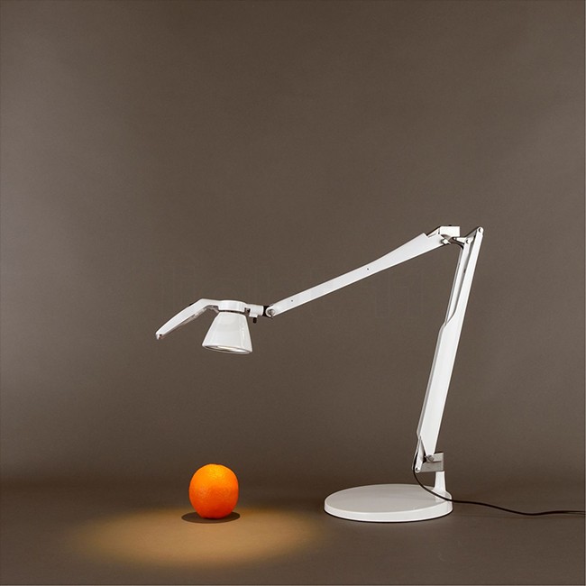 Luceplan bureaulamp D33.N LED Fortebraccio Zwart door Alberto Meda & Paolo Rizzatto