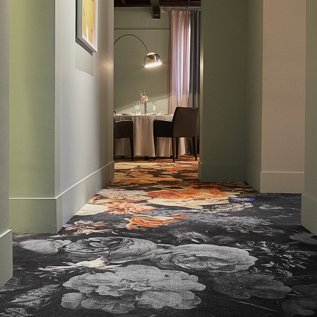 Moooi Carpets vloerkleed Eden Queen B&W Square door Marcel Wanders