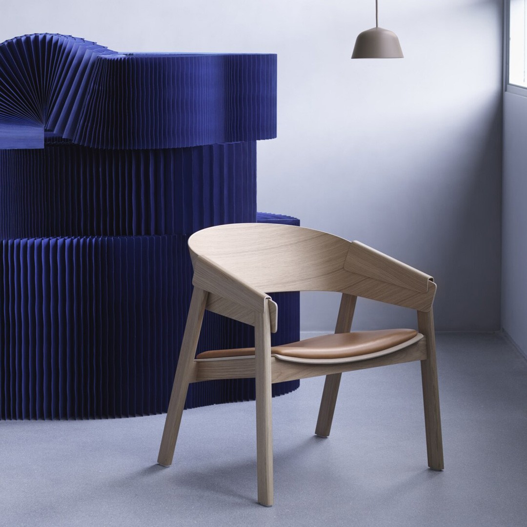 Muuto loungestoel Cover Lounge Chair door Thomas Brentzen