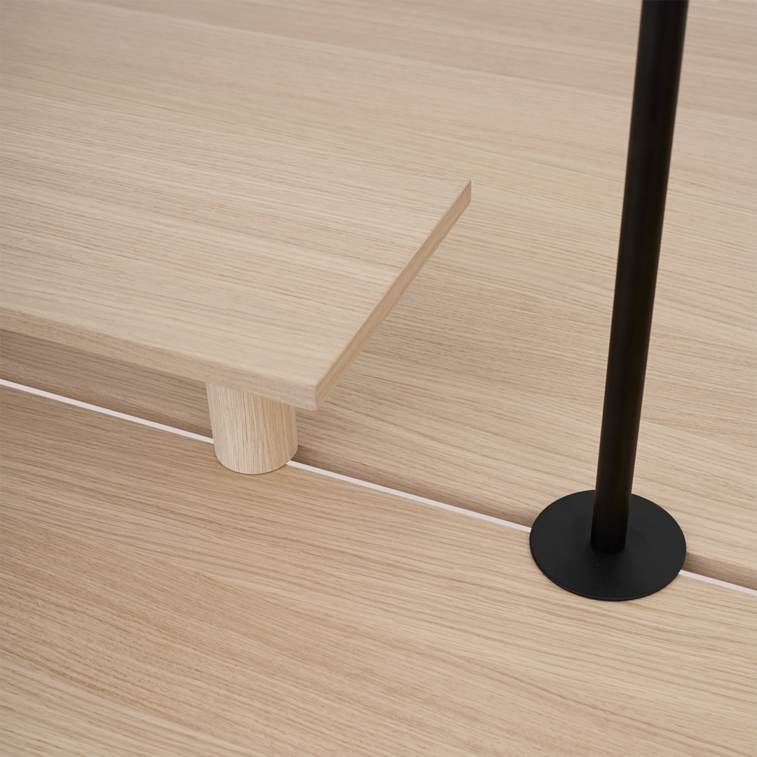 Muuto tafel Linear System Configuratie 1 door Thomas Bentzen