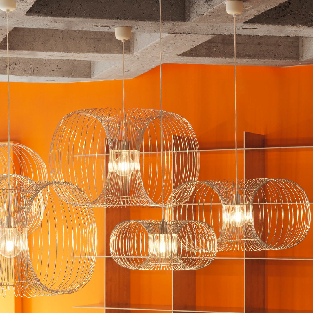Huisje Imitatie Chinese kool Normann Copenhagen Hanglamp Coil Lamp Door Simon Legald | Designlinq