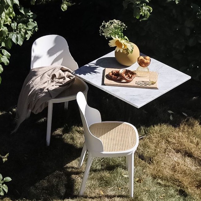 Normann Copenhagen stoel Allez Chair Molded Wicker (outdoor) door Simon Legald