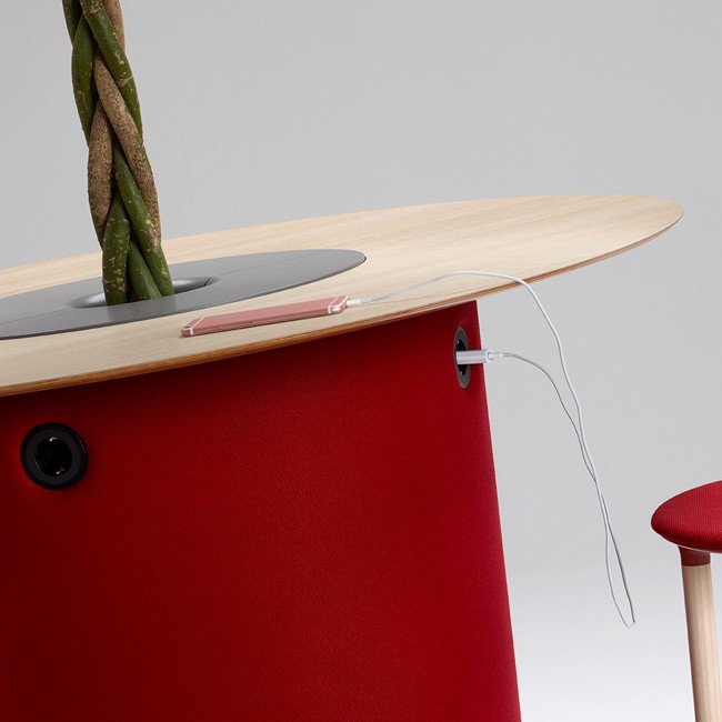 Offecct akoestische sta-tafel On Point High door Mattias Stenberg 