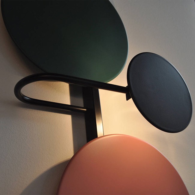 Please Wait to be Seated wandlamp Planet Lamp door Mette Schelde