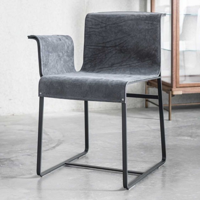 QLIV stoel Founded met 1-armleuning door Richard Schipper