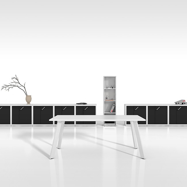 Raio bureau Endow Z in hoogte verstelbaar (wit onderstel) door Raio Design Studio