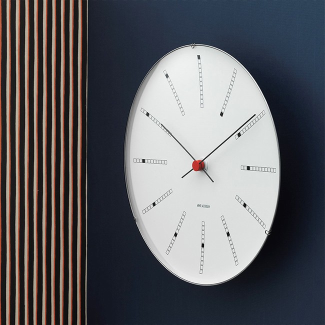 Rosendahl wandklok Bankers Wall Clock White door Arne Jacobsen