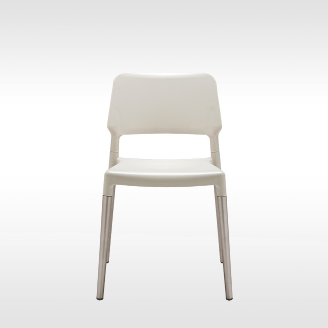 Santa & Cole stoel Belloch met aluminium pootstel door Lagranja Design