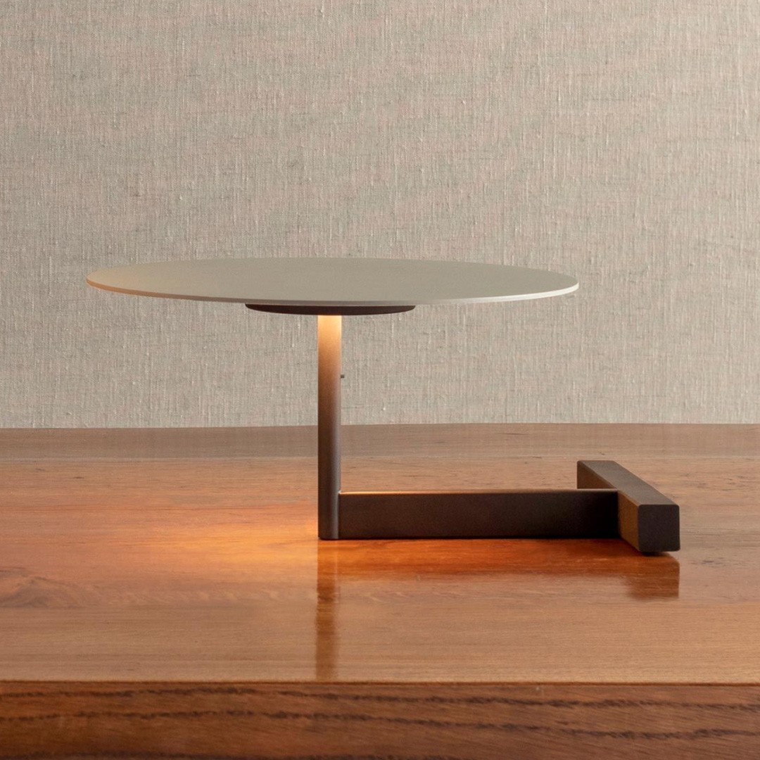 Vibia tafellamp Flat Table 5965. door Ichiro Iwasaki
