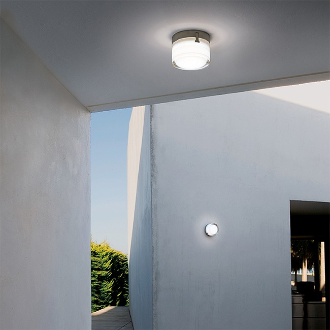 Vibia wandlamp / plafondlamp Scotch 0962. Outdoor door Oscar & Sergi Devesa