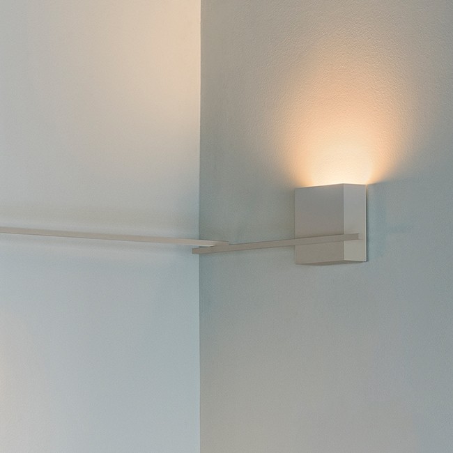 Vibia wandlamp Structural 2620. (hoek) door Arik Levy