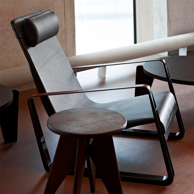 Vitra fauteuil Cité Leder door Jean Prouvé