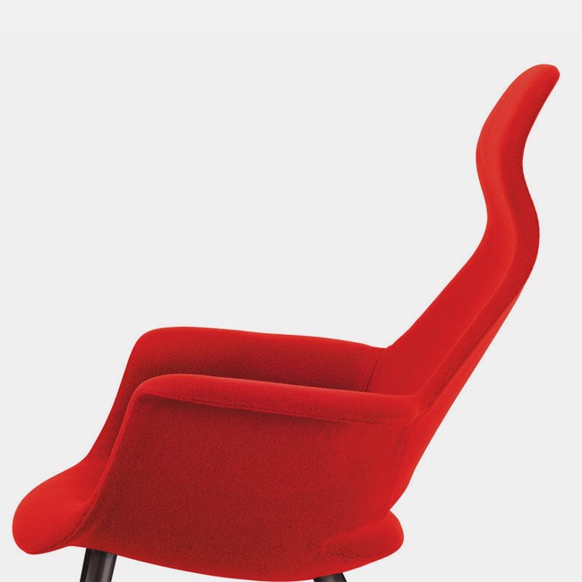 Vitra fauteuil Organic Highback Chair zwart onderstel door Charles Eames & Eero Saarinen