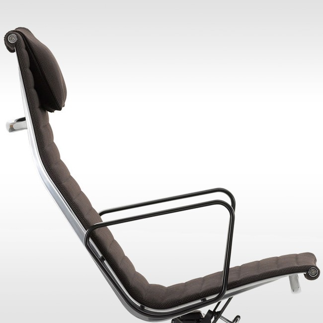 Vitra loungestoel Aluminium Chair EA 124 stof door Charles & Ray Eames
