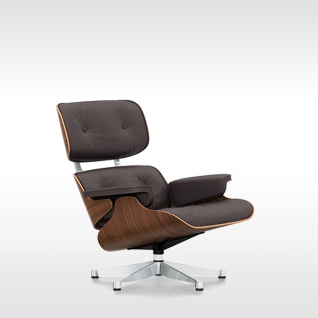 Vitra loungestoel Eames Lounge Chair zwart gepigmenteerd noten door Charles & Ray Eames