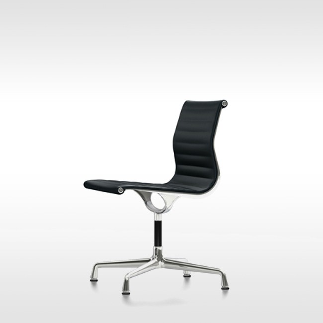 Vitra stoel Aluminium Chair EA 101 leer door Charles & Ray Eames