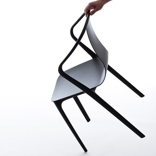 Vitra stoel Belleville Armchair Plastic door Ronan & Erwan Bouroullec