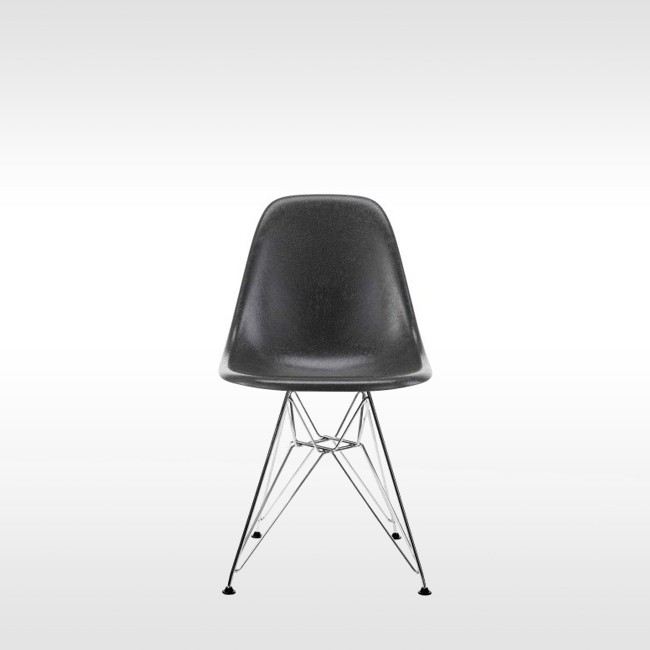 Vitra stoel Eames Fiberglass Side Chair DSR (verchroomd onderstel) door Charles & Ray Eames
