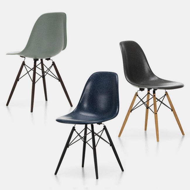 Vitra stoel Eames Fiberglass Side Chair DSW (esdoorn donker) door Charles & Ray Eames