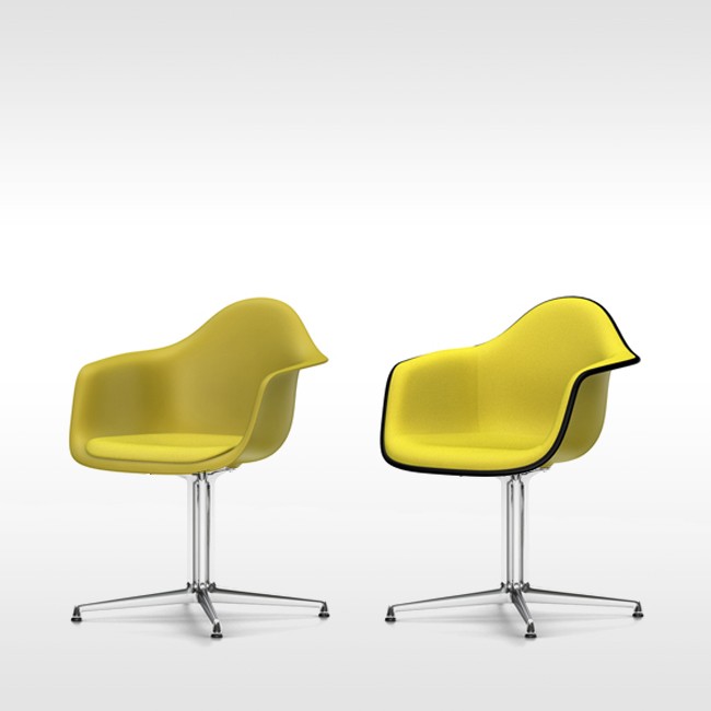 Vitra stoel Eames Plastic Armchair DAL Mosterd bekleed door Charles & Ray Eames