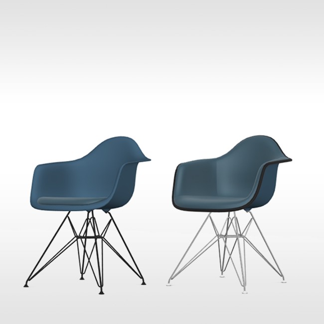 Vitra stoel Eames Plastic Armchair DAR Zeeblauw bekleed door Charles & Ray Eames