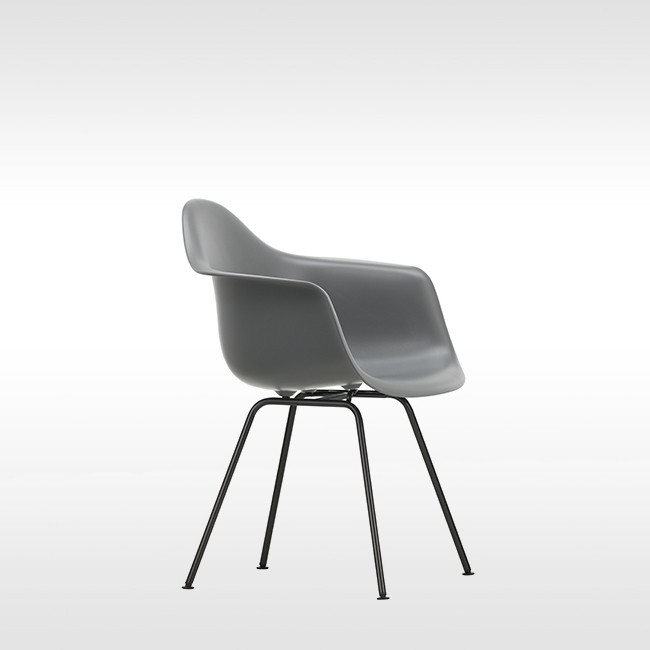 Vitra stoel Eames Plastic Armchair DAX (gepoedercoat onderstel) door Charles & Ray Eames
