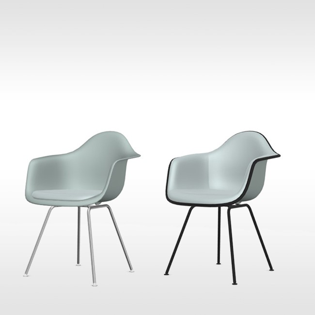 Vitra stoel Eames Plastic Armchair DAX Helder Grijs bekleed door Charles & Ray Eames