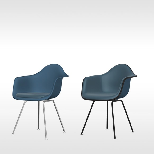 Vitra stoel Eames Plastic Armchair DAX Zeeblauw bekleed door Charles & Ray Eames