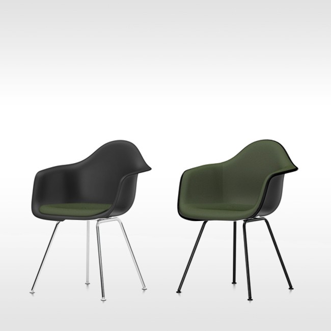 Vitra stoel Eames Plastic Armchair DAX Zwart bekleed door Charles & Ray Eames