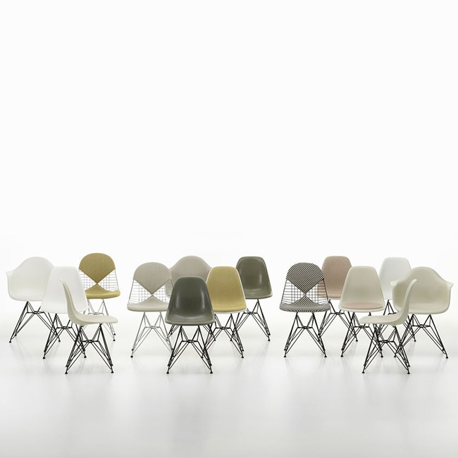Vitra stoel Eames Plastic Chair DSR (gepoedercoat onderstel) door Charles & Ray Eames