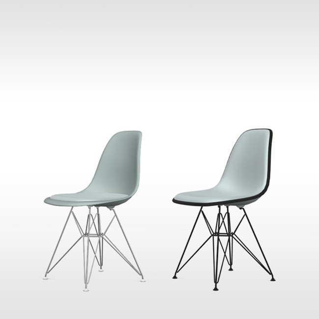 Vitra stoel Eames Plastic Chair DSR Helder Grijs bekleed door Charles & Ray Eames