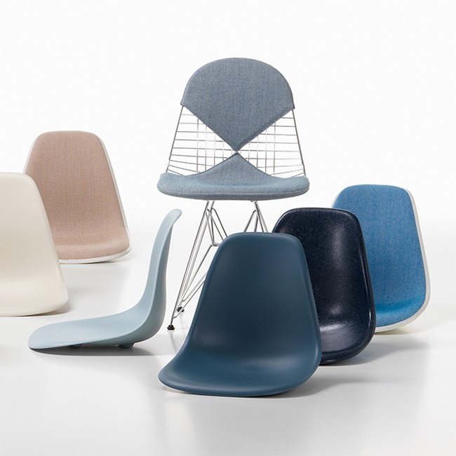 Vitra stoel Eames Plastic Chair DSR Ijsgrijs bekleed door Charles & Ray Eames