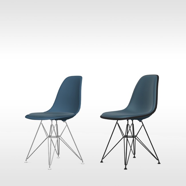 Vitra stoel Eames Plastic Chair DSR Zeeblauw bekleed door Charles & Ray Eames