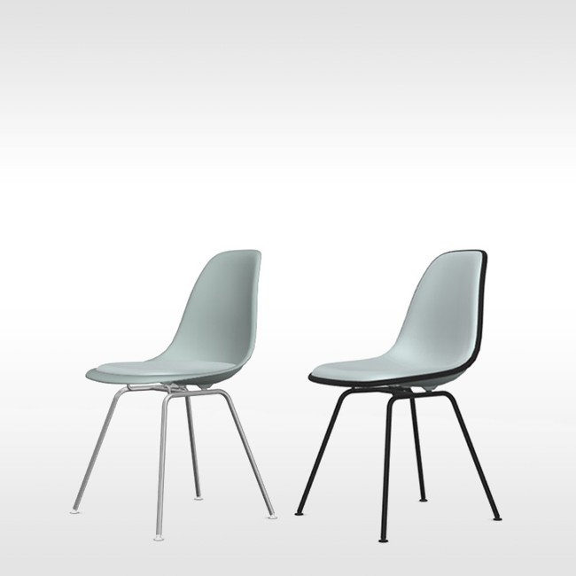 Vitra stoel Eames Plastic Chair DSX Helder Grijs bekleed door Charles & Ray Eames