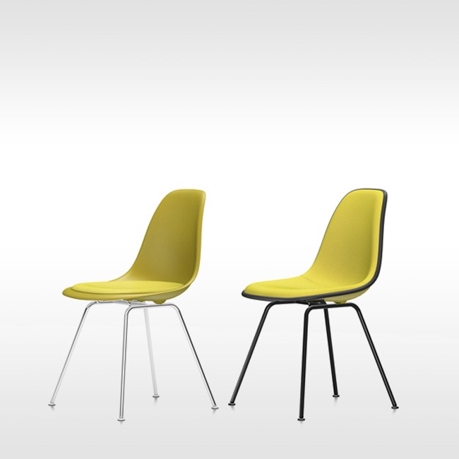 Vitra stoel Eames Plastic Chair DSX Mosterd bekleed door Charles & Ray Eames