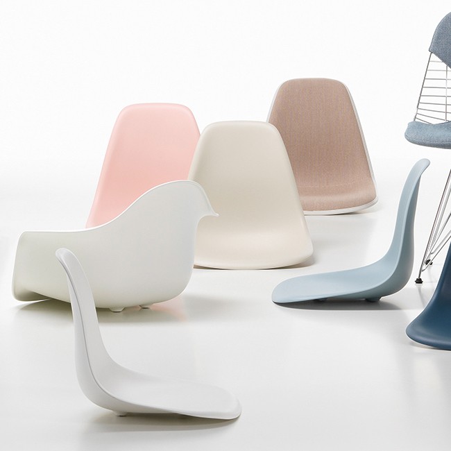 Vitra stoel Eames Plastic Chair DSX Pale Rose bekleed door Charles & Ray Eames