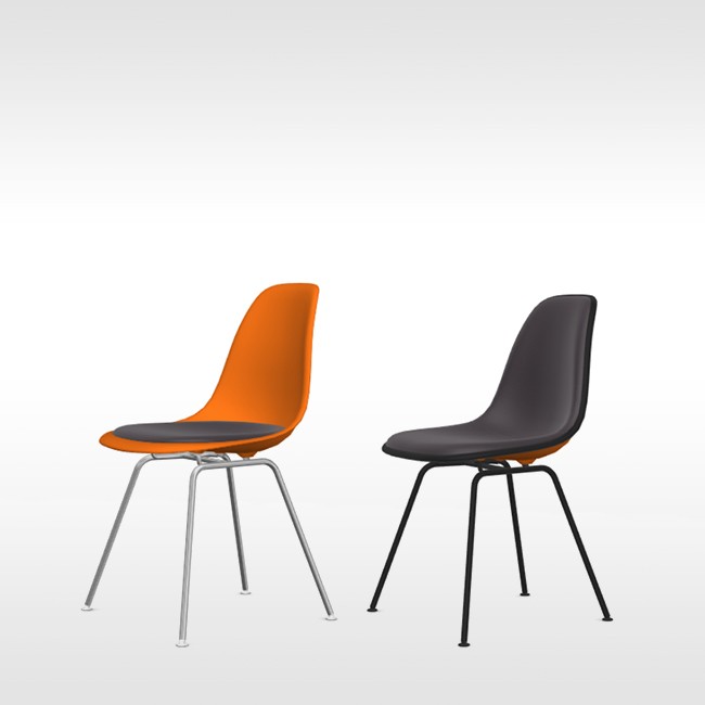 Vitra stoel Eames Plastic Chair DSX Rusty Orange bekleed door Charles & Ray Eames