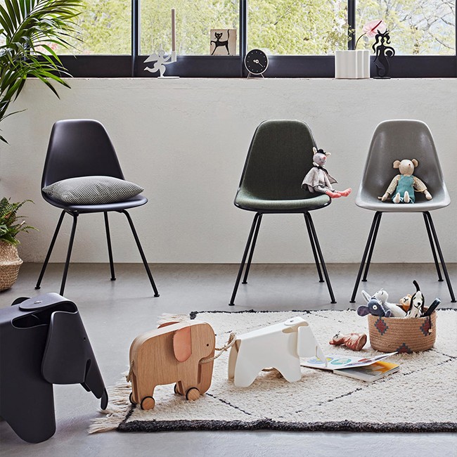 Vitra stoel Eames Plastic Chair DSX Zeeblauw bekleed door Charles & Ray Eames