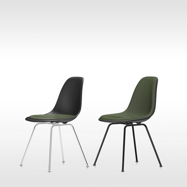 Vitra stoel Eames Plastic Chair DSX Zwart bekleed door Charles & Ray Eames
