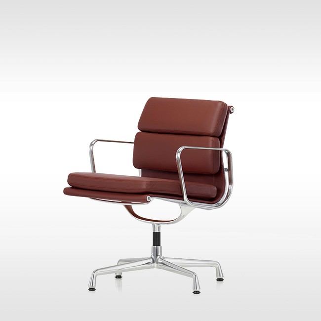 Vitra stoel Soft Pad Chair EA 207 Premium Leder door Charles & Ray Eames