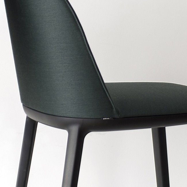 Vitra stoel Softshell Side Chair door Ronan & Erwan Bouroullec
