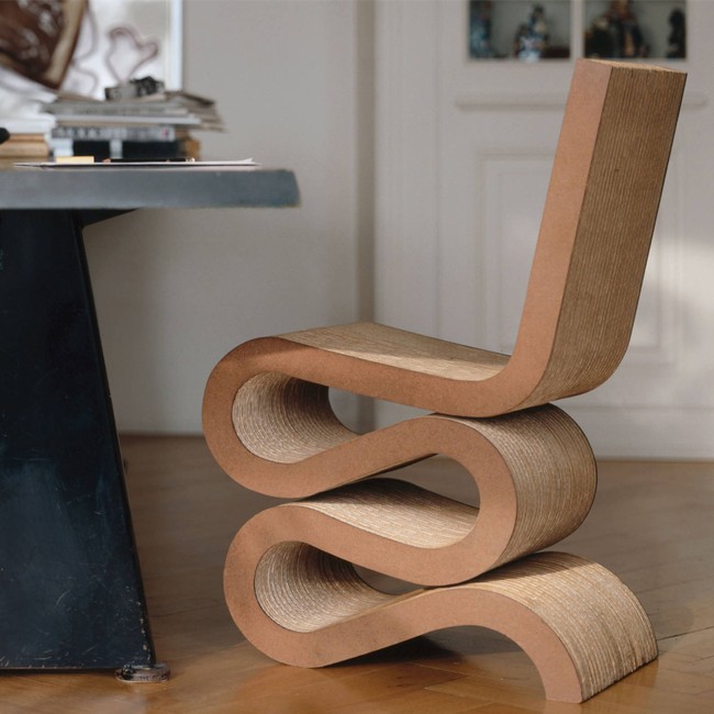 Vitra stoel Wiggle Side Chair door Frank Gehry
